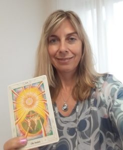 Tarotkarte Sonne Crowly mit Person