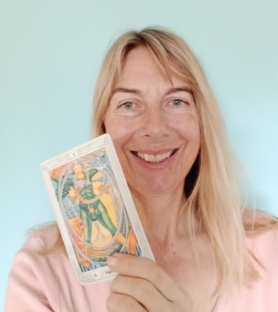 Tarot online und Kartenlegen Luzern Nadja Bösch